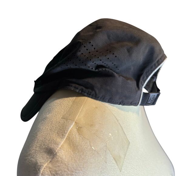 Melin Pace Hydro Performance Adjustable Running Hat, Water Resistant Cap, Black - Picture 2 of 9